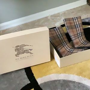 Women’s Burberry Signature Check Rain Boot - US Size 7